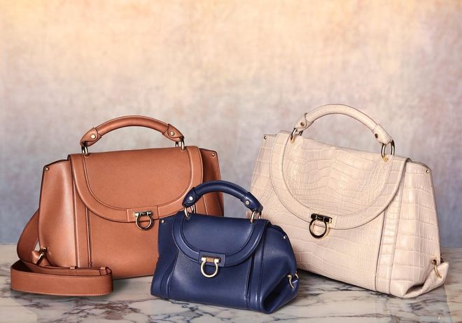 Soft Sofia Saddle de Ferragamo, tres tamaños