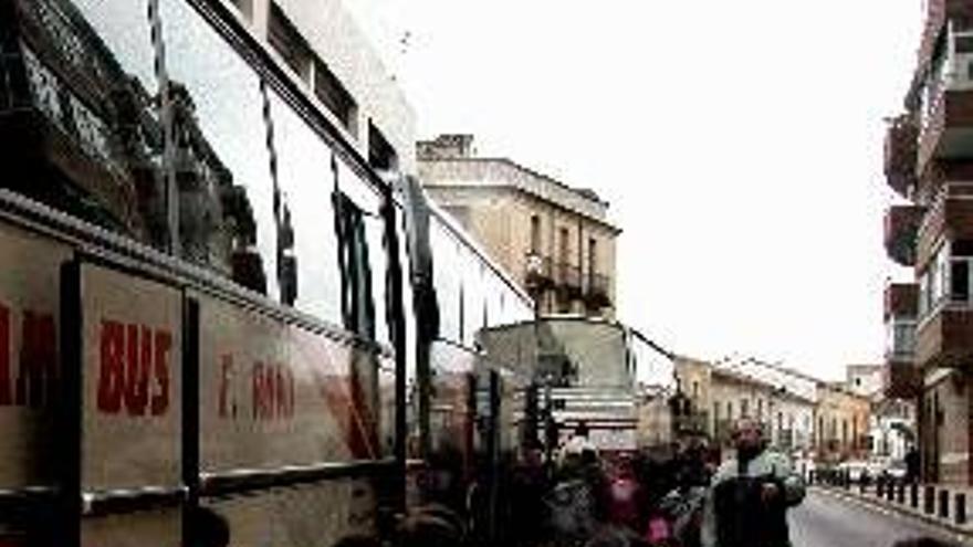 Los transportistas alertan de que se hacen rutas escolares de forma ilegal