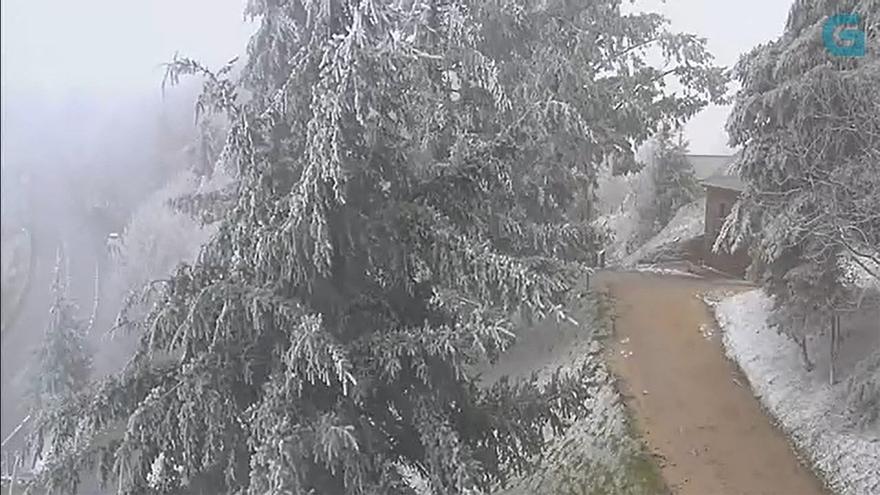 Nieve en O Cebreiro, la mañana de este jueves