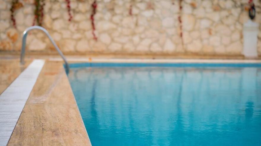 ENQUESTA | Trobes bé que es permeti omplir les piscines privades aquest estiu?