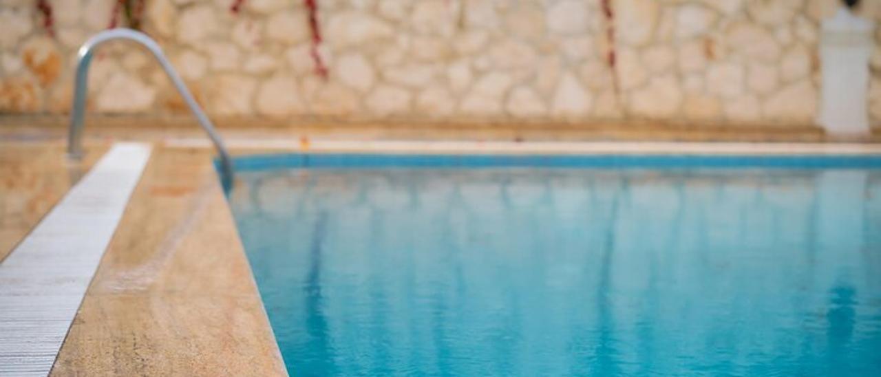 ENQUESTA | Trobes bé que es permeti omplir les piscines privades aquest estiu?