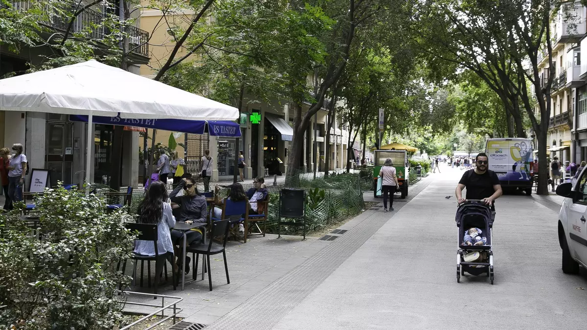 Baja la persiana un centenario comercio de bolsos de Barcelona: no hay relevo