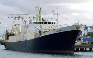 Cazan al arrastrero portugués «Coimbra» por presunta pesca ilegal en uno de los caladeros estratégicos de la flota gallega