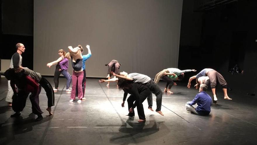 La &#039;Contact improvisation&#039; llega al Párraga