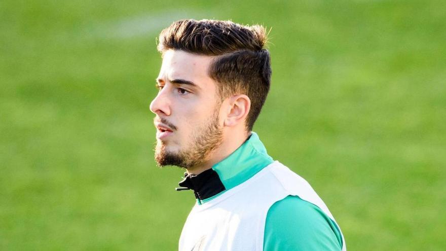 Calma tensa para atar a Nico Serrano: nuevo capítulo por el extremo pretendido por el Sporting
