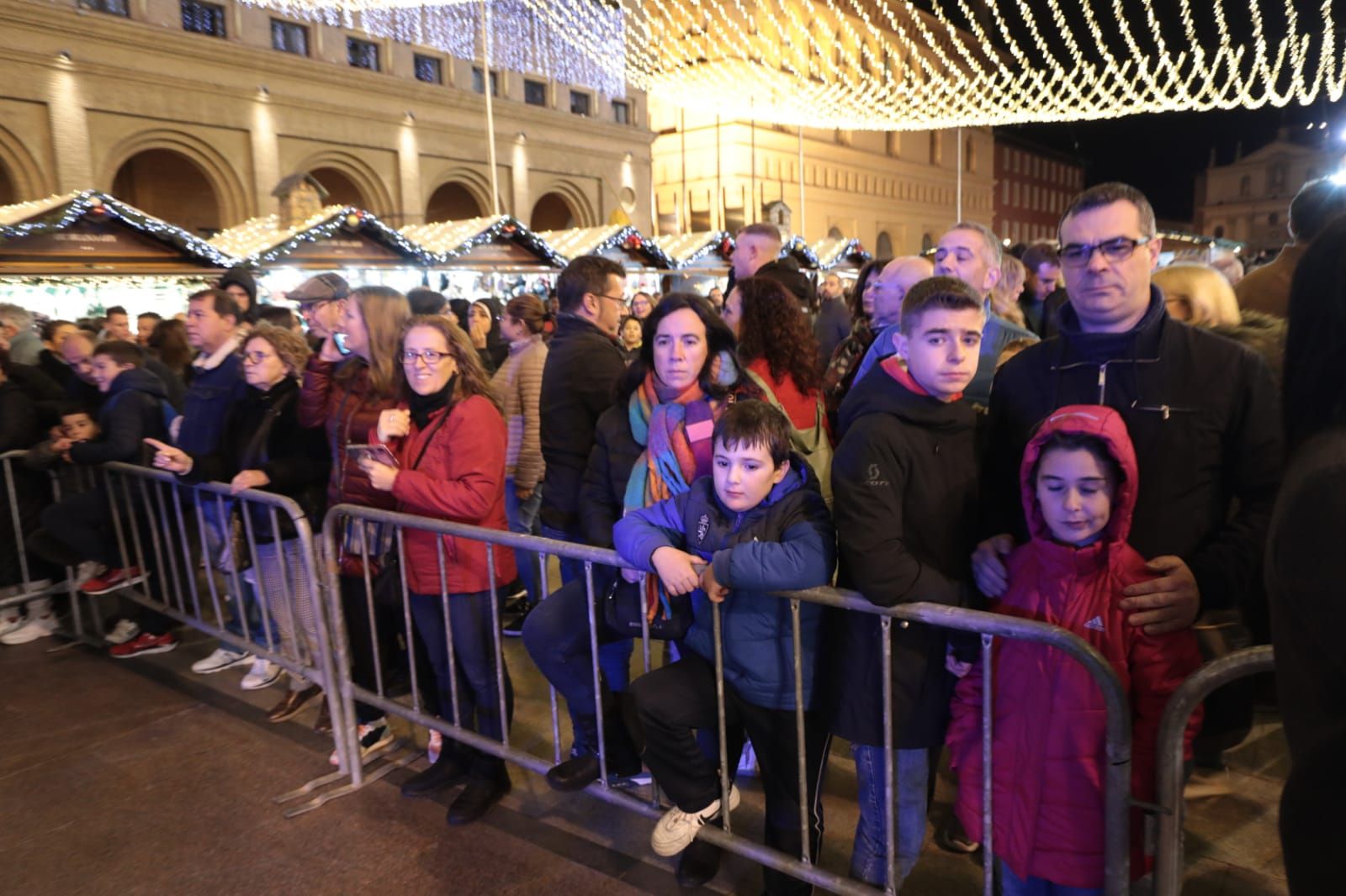 En imágenes | Zaragoza ya brilla por Navidad