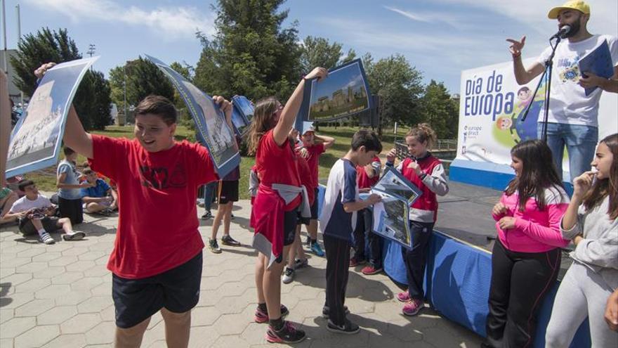 300 niños celebran el Día de Europa en el parque del Rodeo