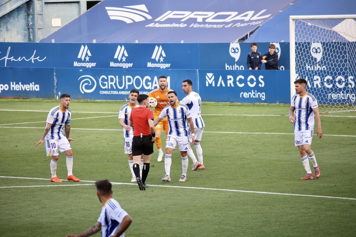 La victoria del UCAM Murcia frente al Recreativo de Huelva, en imágenes