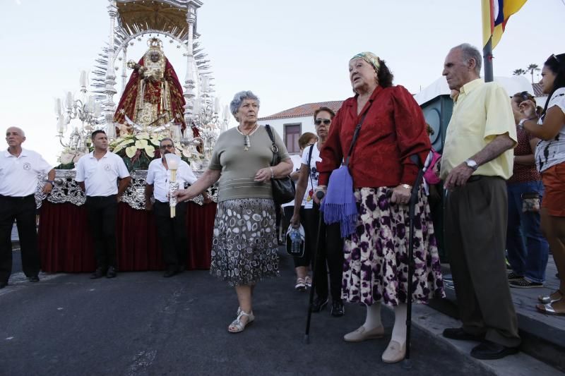 Representación del hallazgo de la Virgen de Candelaria por los guanches 2016