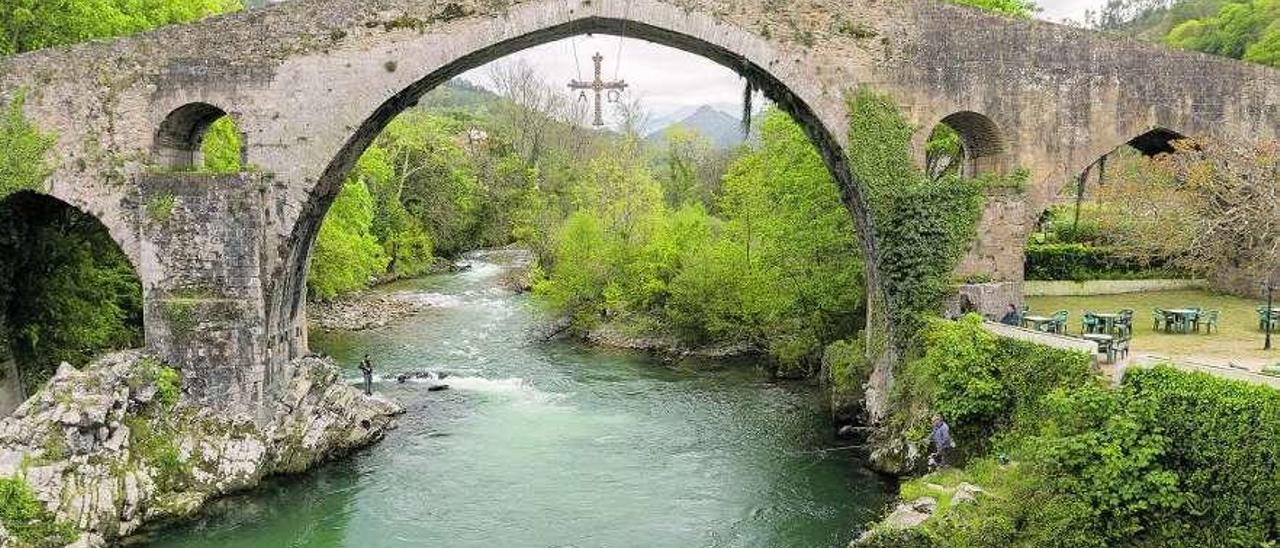 Puente de Cangas de Onís.