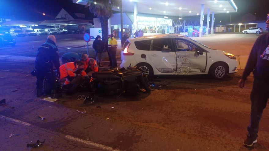 Muere un repartidor de Glovo tras impactar su moto contra un taxi en Vilagarcía