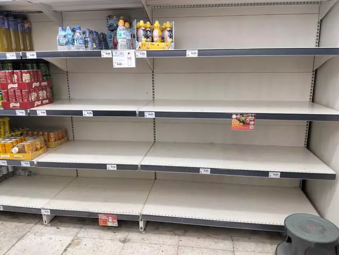 VIDEO | Se agota el agua embotellada en Plasencia