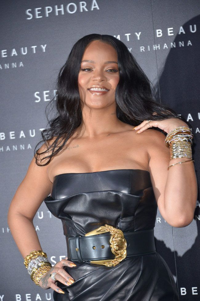 Rihanna, espectacular de Versace