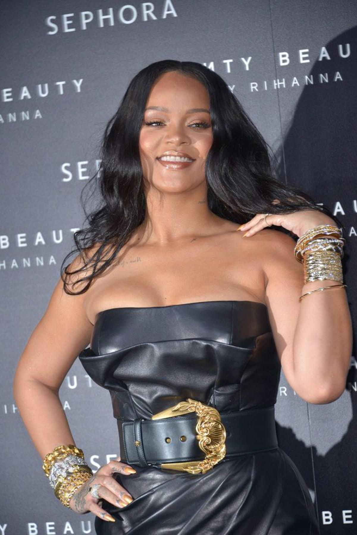Rihanna, espectacular de Versace