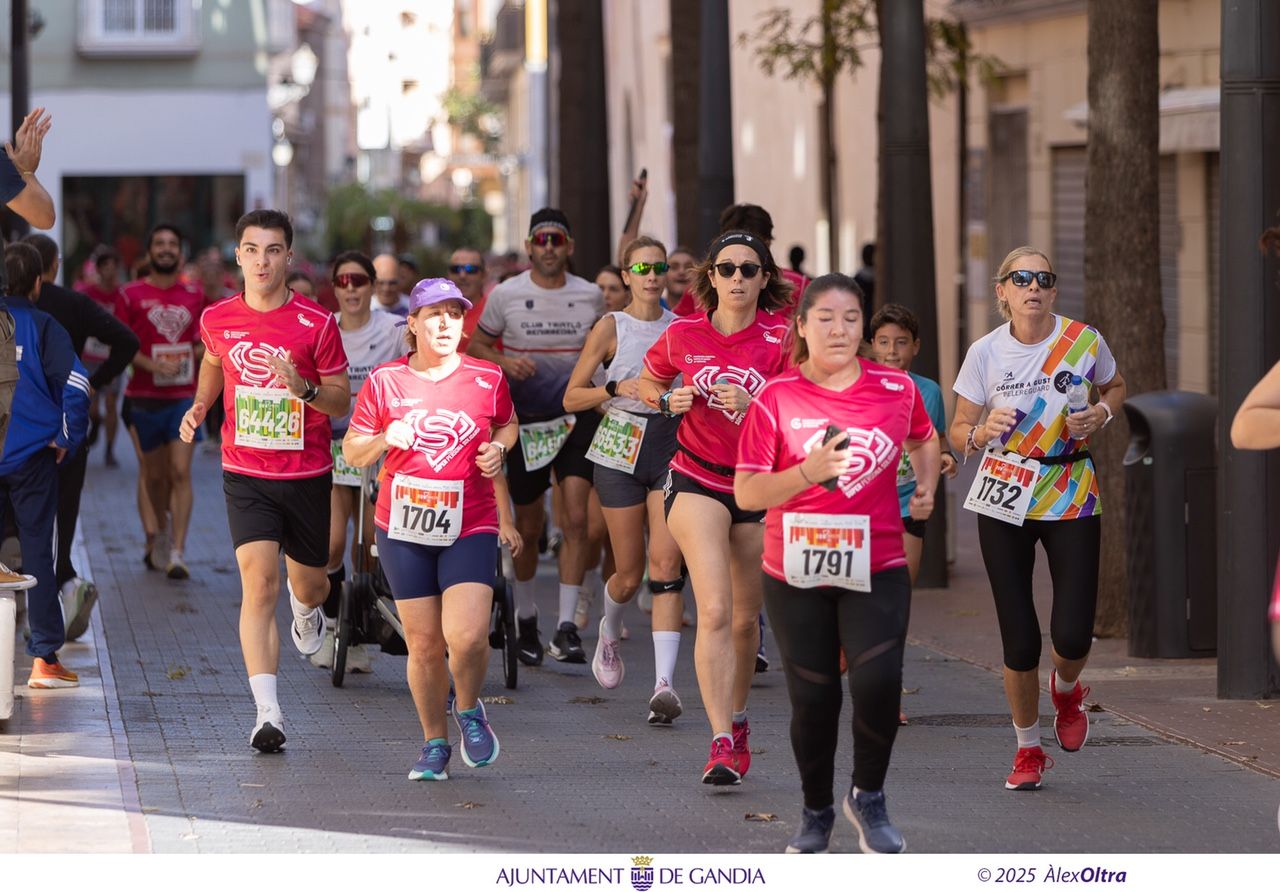 Gandia bate récords de solidaridad en la RunCáncer 2025
