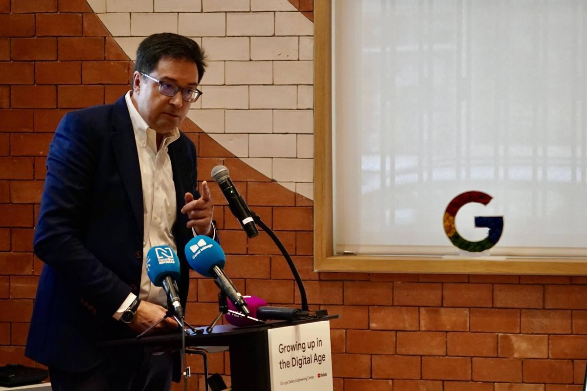 Óscar López, durante su intervención en la sede de Google en Málaga.