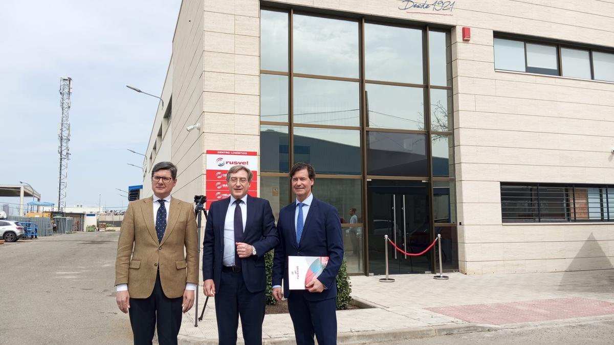 Inauguración del nuevo centro logístico de Rusvel en el Puerto de Sevilla