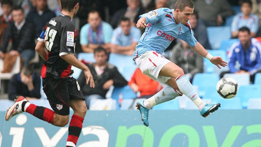 Aaron Ñíguez luciendo la elástica celtista en el partido disputado entre Celta y Rayo Vallecano esta temporada en Balaídos.