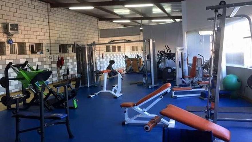 El gimnasio dispone de nuevas máquinas para ejercicios.