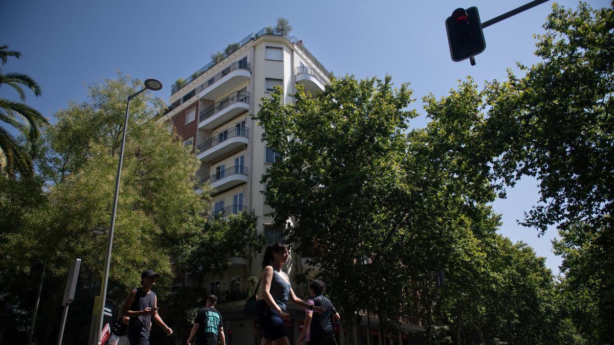 Una jueza de Madrid acumula ya cinco denuncias por el ático del Gobierno de Ayuso, que incluye la del PSOE remitida desde la Fiscalía