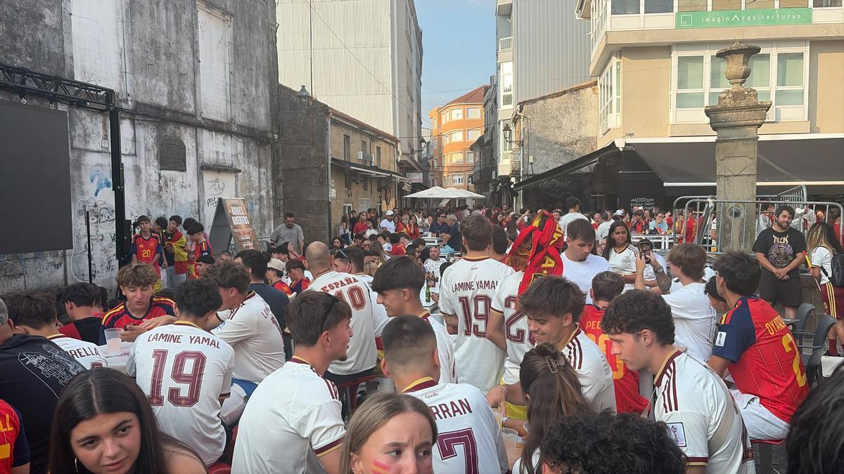 Aspecto que presenta la plaza de O Castro.