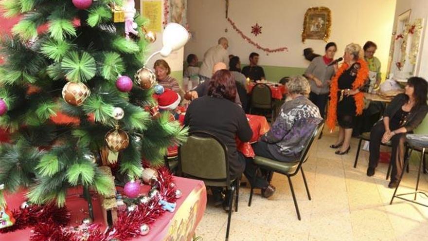 Cena de Nochevieja en el albergue municipal, en estas últimas Navidades.