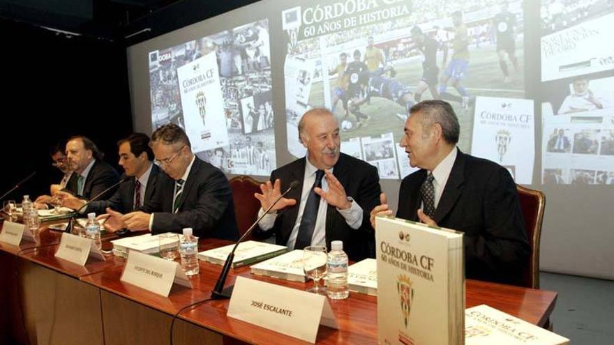Vicente del Bosque presenta el libro &#039;Córdoba CF 60 años de historia&#039; de Diario CÓRDOBA