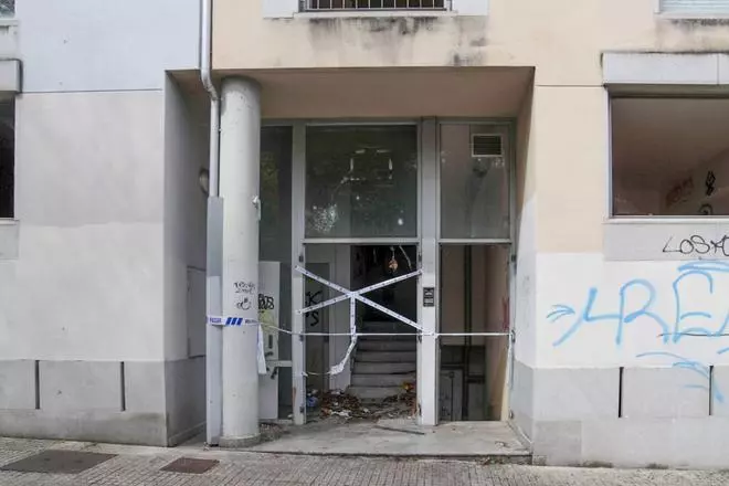 Vecinos de Palavea reclaman que se tapie el edificio ocupado donde los bomberos rescataron a una joven