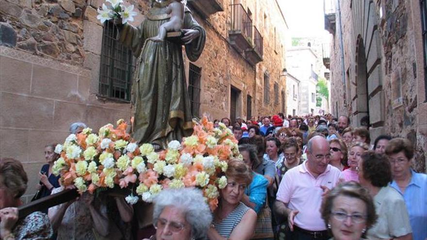 Cita hoy con San Antonio, que sale en procesión