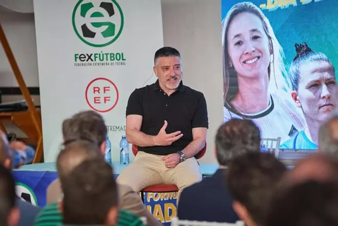 Fotogalería | Las imágenes del Día del Entrenador de la Federación Extremeña de Fútbol