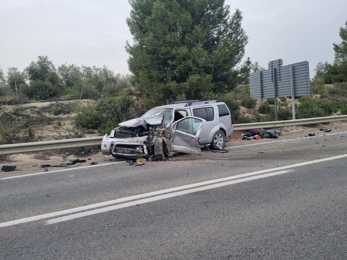 Uno de los coches accidentados en la colisión de Aguilar.