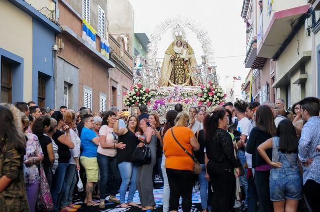 Procesion del Carmen por las calles de La Isleta