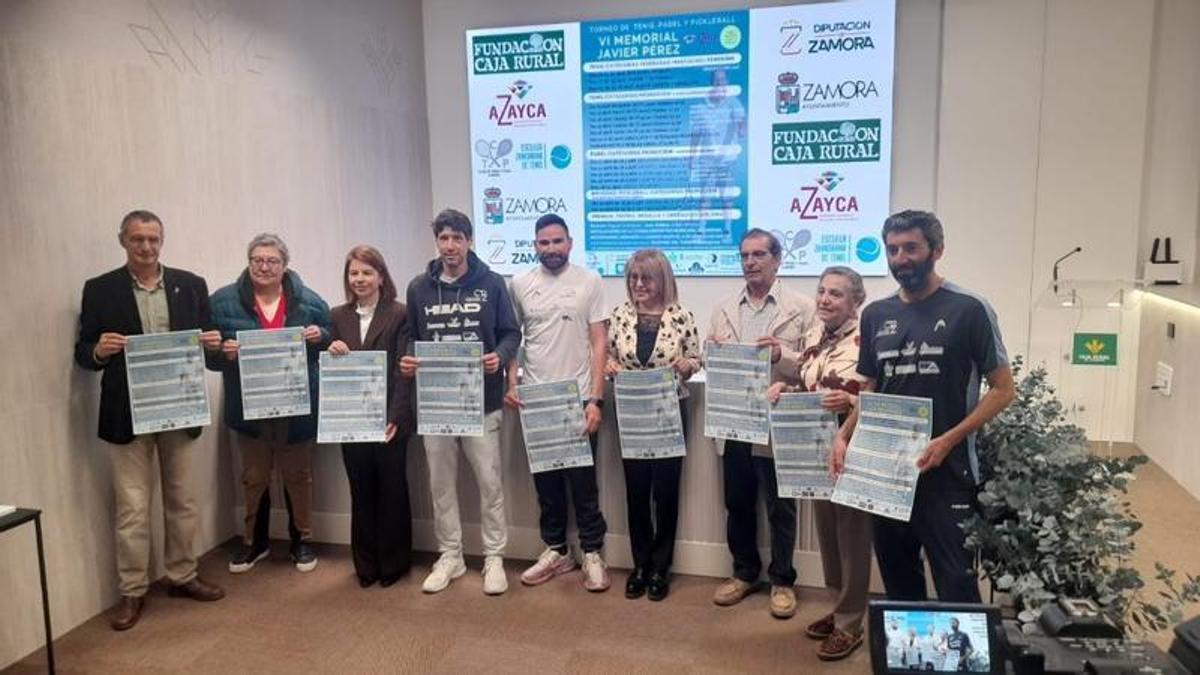 Participantes en el acto de presentación de esta actividad deportiva