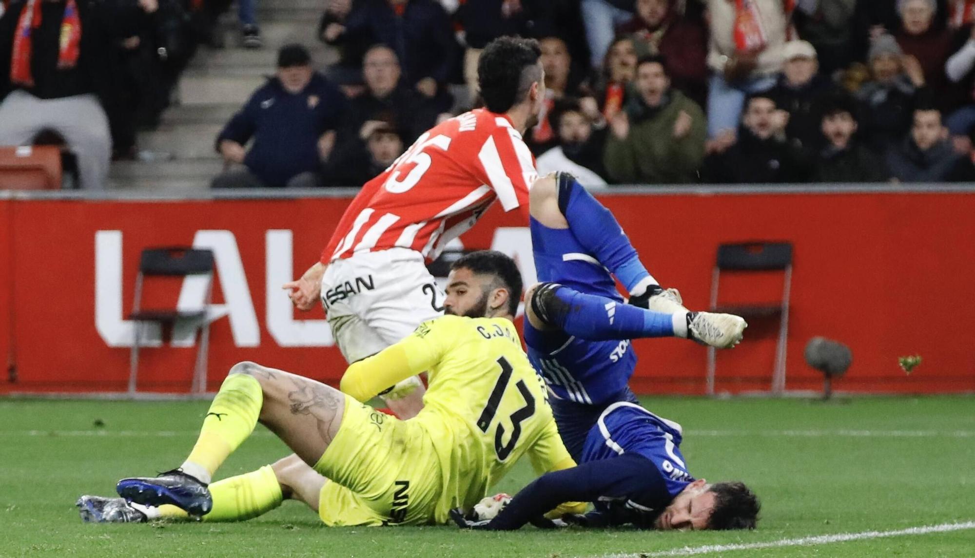 Real Sporting - Real Oviedo: el derbi en imágenes