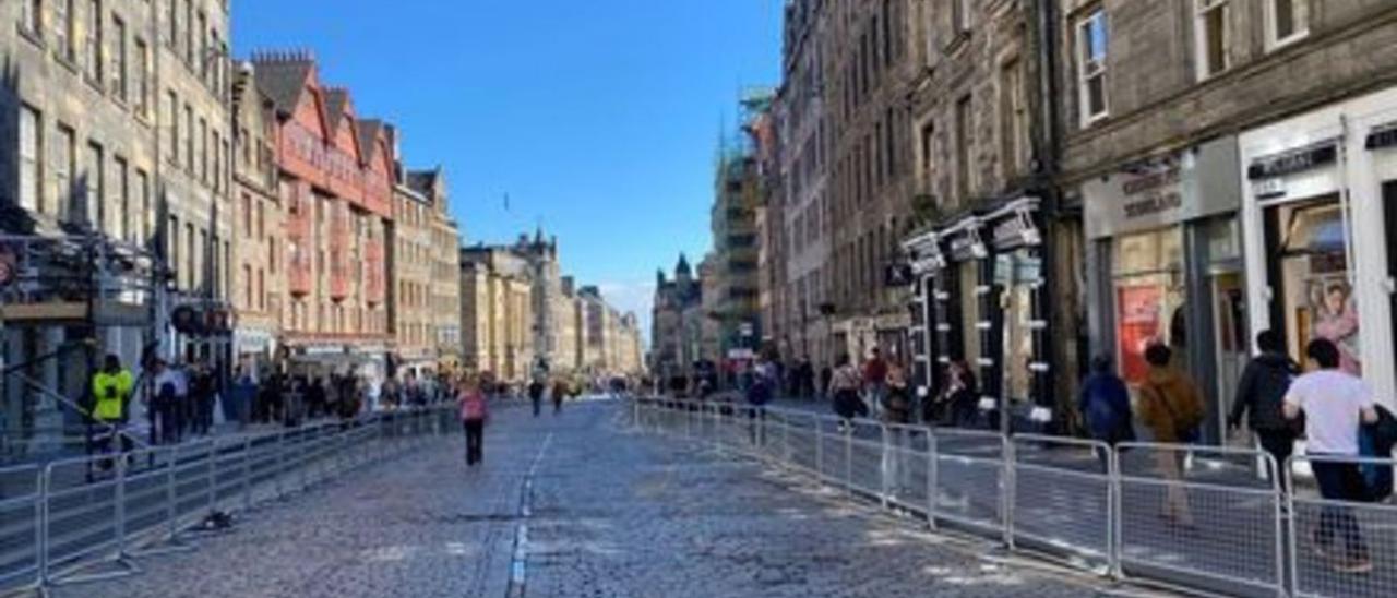 La Royale Mile d’Edimburg, per on passarà el fèretre d’Isabel II