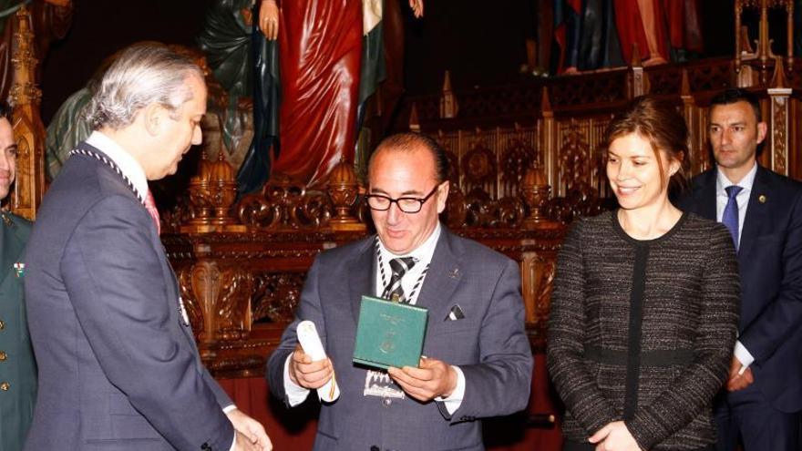 Clara San Damián, a la derecha, en un acto en el Museo de Semana Santa