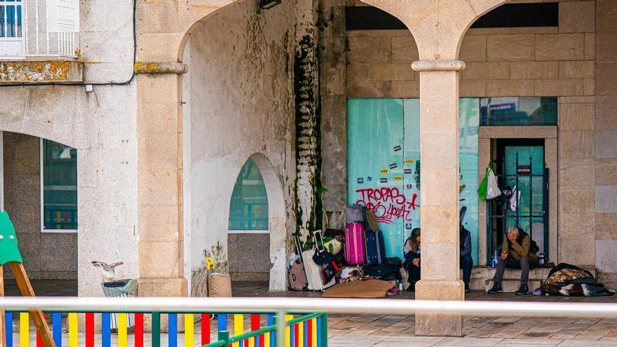 Vecinos alertan de problemas de convivencia en O Berbés con las personas que pernoctan en los soportales