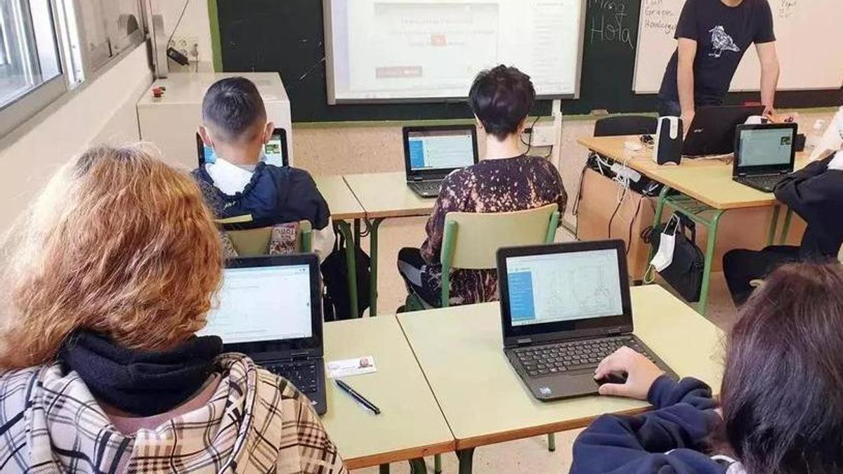 Estudiantes en un centro educativo de la comunidad gallega