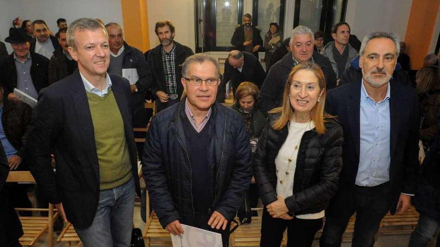 Alfonso Rueda, Victor Estévez, Ana Pastor y Cores Tourís, tras el congreso.  // Iñaki Abella