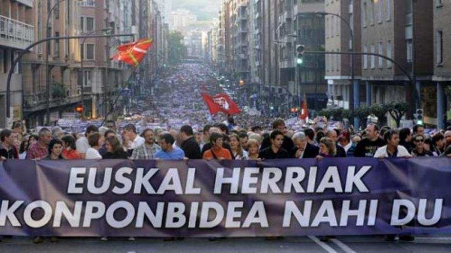 Miles de personas acuden a la marcha abertzale en Bilbao