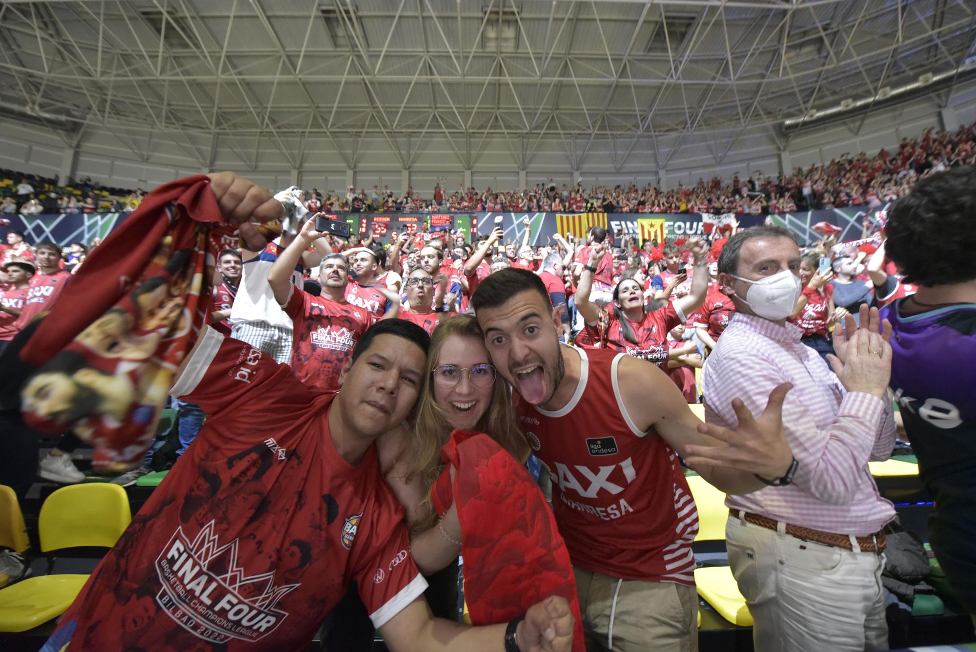 Una afició bolcada dona el seu escalf al Baxi Manresa en la semifinal de la Basketball Champions League