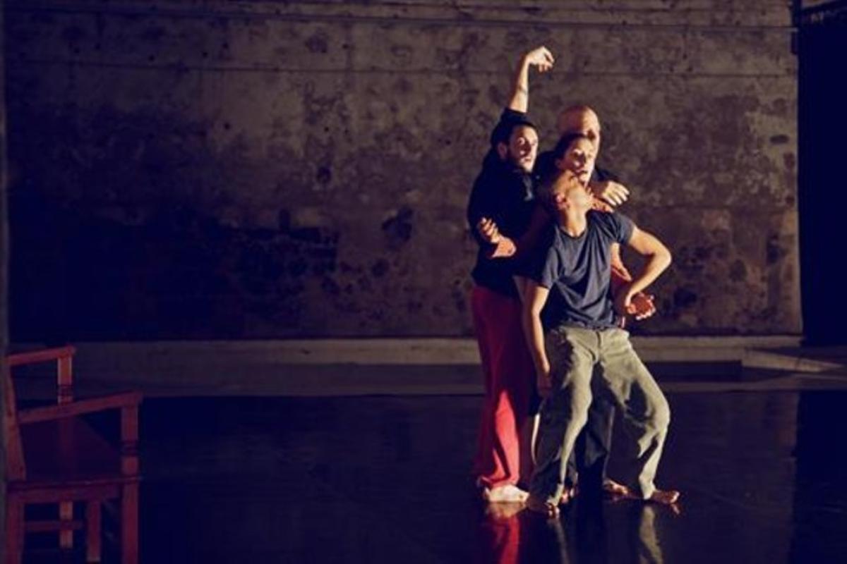 ’Kokoro’ 8 Els ballarins, en una escena de l’obra, durant un assaig.