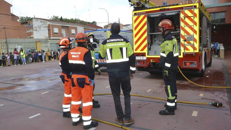 Los bomberos de Benavente realizan 120 servicios en dos meses, 25 por fuegos