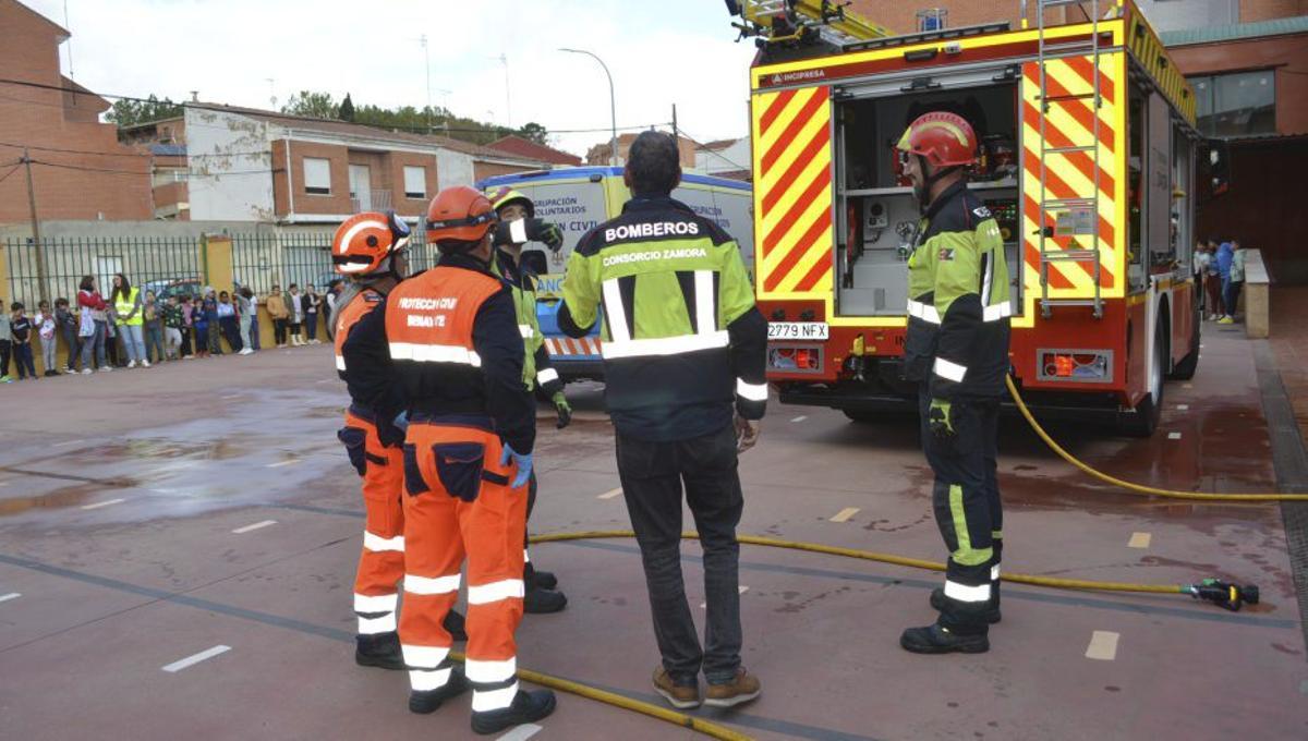 Simulacro en colegio Fernando II | E. P.
