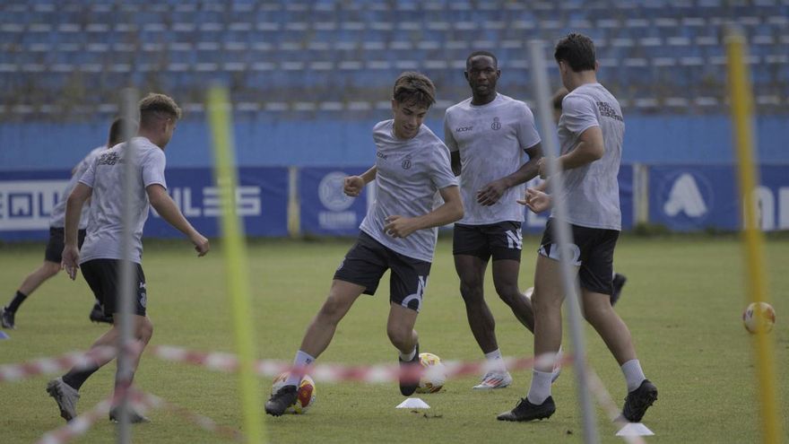 El Avilés rompe a sudar: Javi Rozada sube el nivel de exigencia de la pretemporada blanquiazul