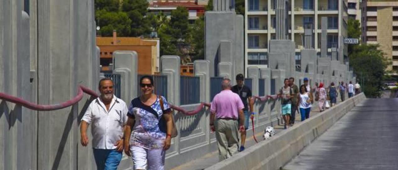 El futuro de los pretiles del puente de San Jorge todavía no ha sido concretado.