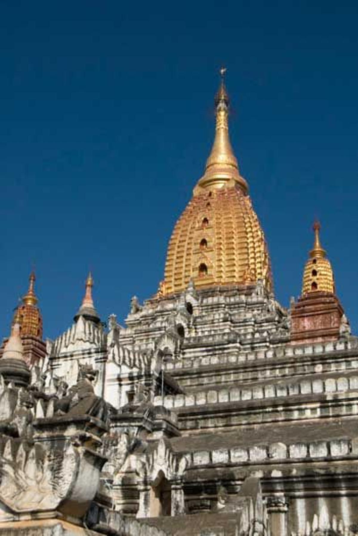 El Templo Ananda de Bagan data del año 1105.