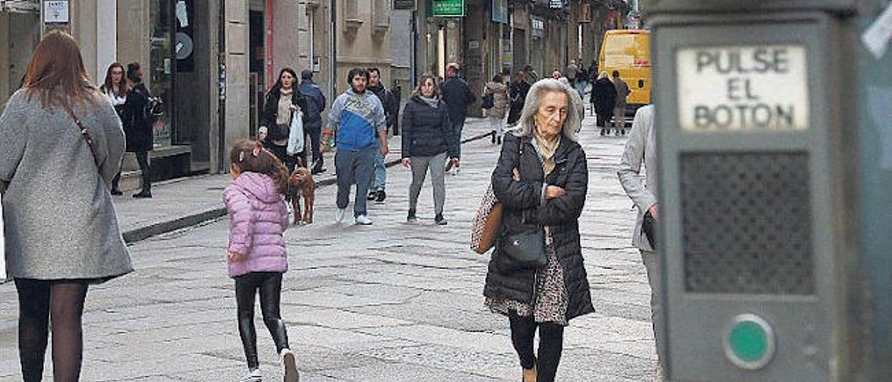 Calle Santo Domingo, ayer, sin los bolardos. // Iñaki Osorio