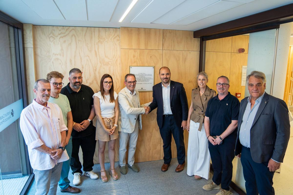 Inauguració del nou Cap de Sant Fruitós de Bages, Dr Pere Moran Medina, amb familiars i el conseller de presidència Albert Dalmau