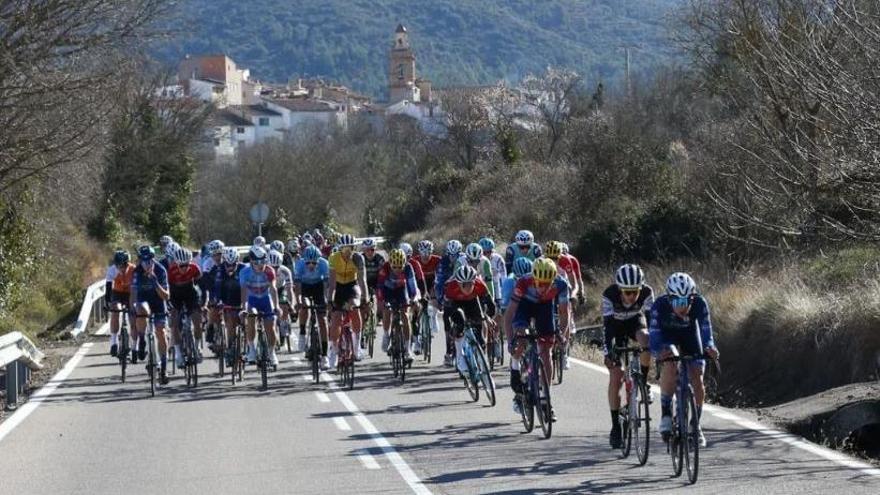 Ciclismo | Así es el trofeo que rinde homenaje al malogrado Víctor Cabedo